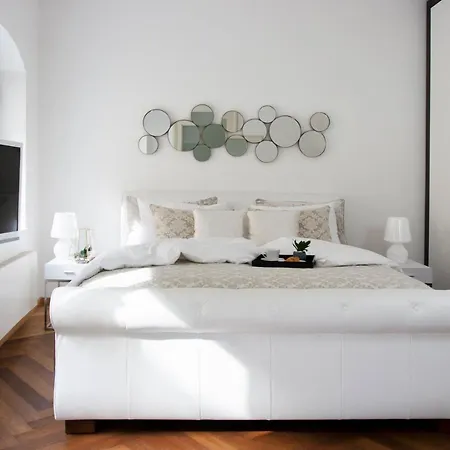 Deluxe Address Downtown Apartma Ljubljana